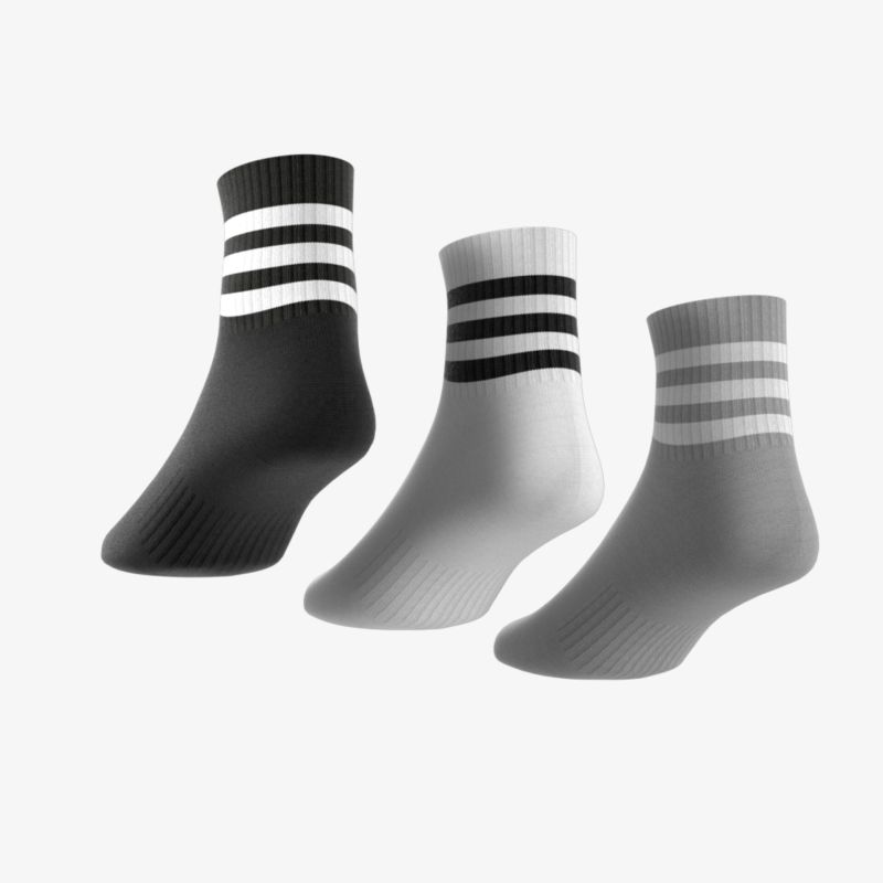 Vielseitiges 3er-Pack sportlicher Socken in eleganten Farbvariationen mit komfortablem Sitz und elastischem Bündchen.
