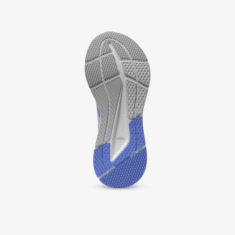 Spritzige Gummisohle mit rutschfester Struktur für optimalen Grip und Flexibilität bei jedem Schritt.