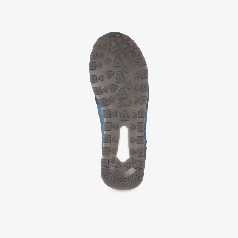 Robuste, rutschfeste und profilierte Schuhsohle für optimale Traktion und hohen Tragekomfort