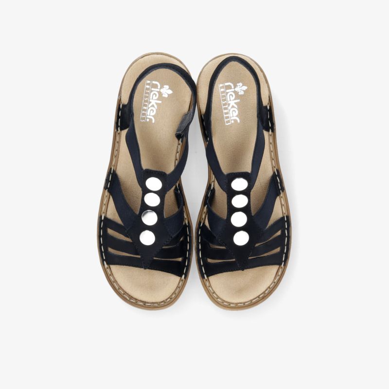 Elegante Sandalen mit komfortabler Sohle und klassischem Schnallenverschluss für sommerlichen Tragekomfort.