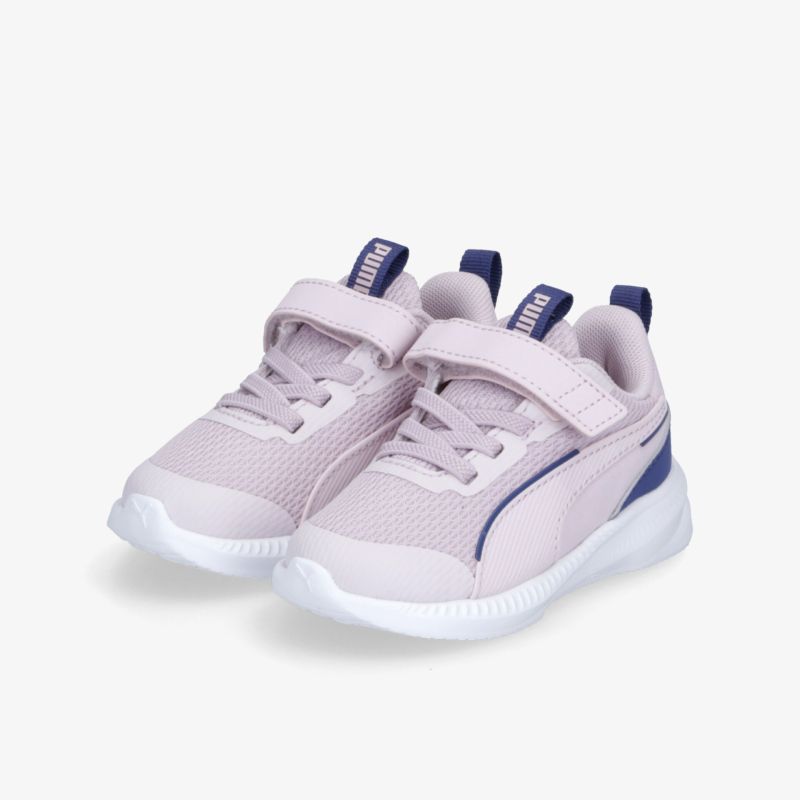 Leichte, atmungsaktive Sneaker mit rutschfester Sohle und praktischem Klettverschluss für bequemen Halt