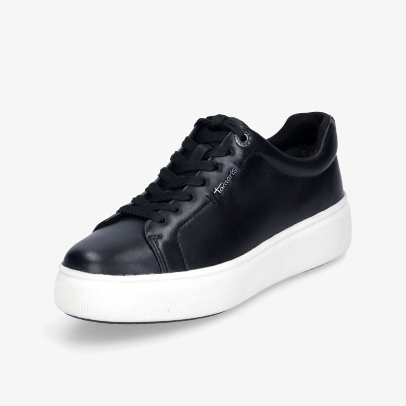 Schwarzer Sneaker mit dicker weißer Plateau-Sohle, komfortabel und modisch im modernen Design