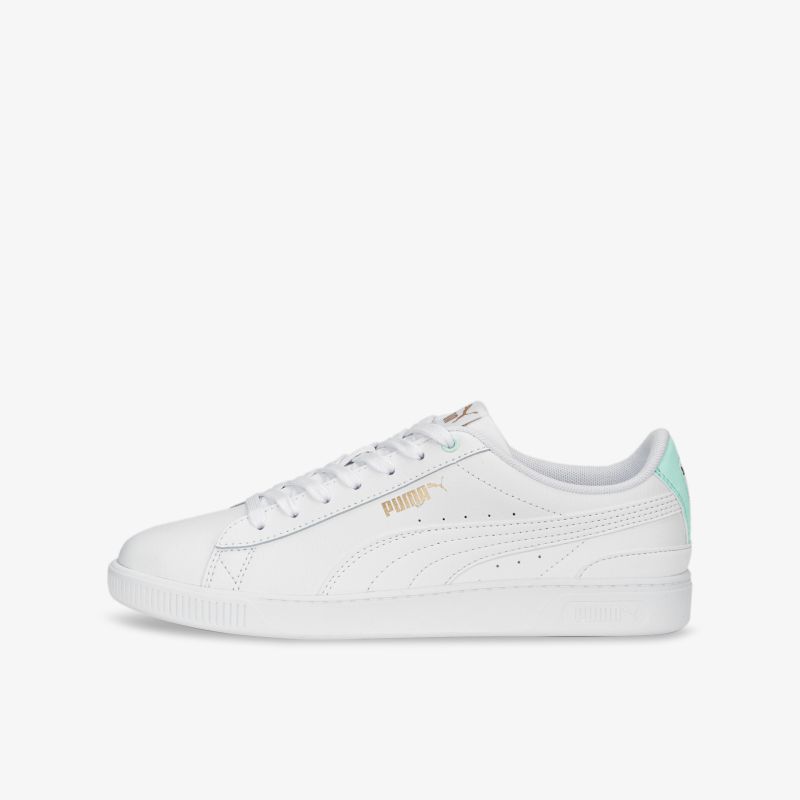 Eleganter weißer Sneaker mit schlichter Linienführung und bequemer Passform, perfekt für den Alltag.