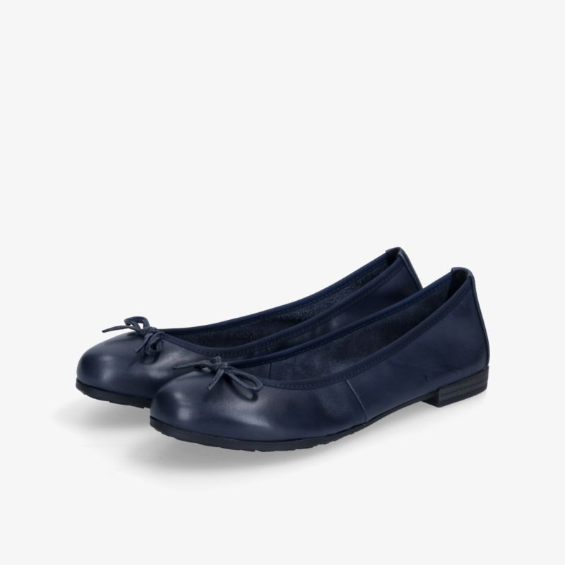 Klassische dunkelblaue Ballerinas mit Schleifenakzent und rutschfester Sohle für eleganten Tragekomfort.