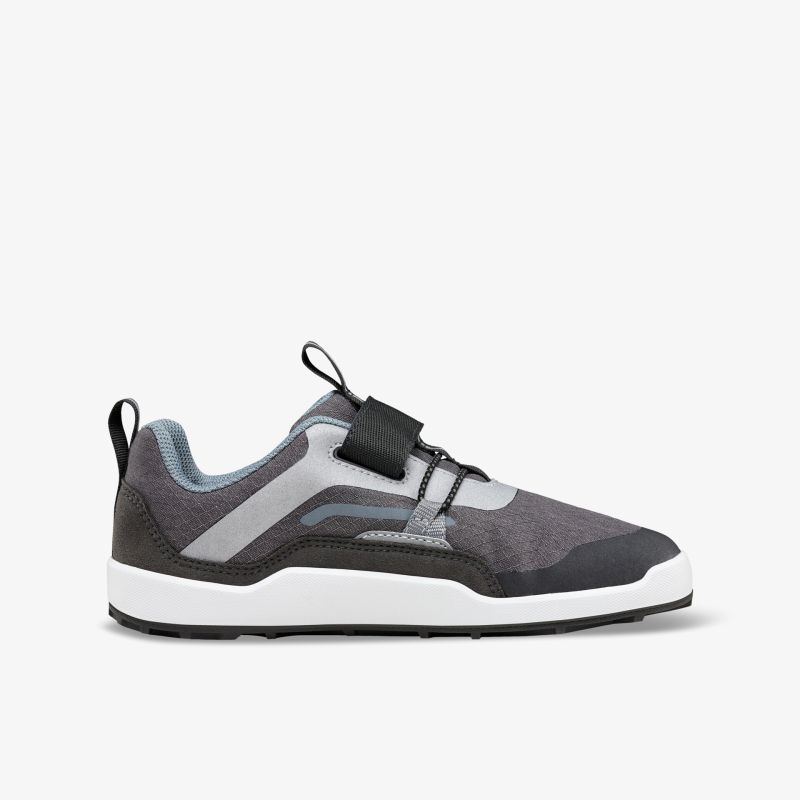 Moderner grauer Sneaker mit bequemem Sitz und trendigem Design, ideal für den Alltag.