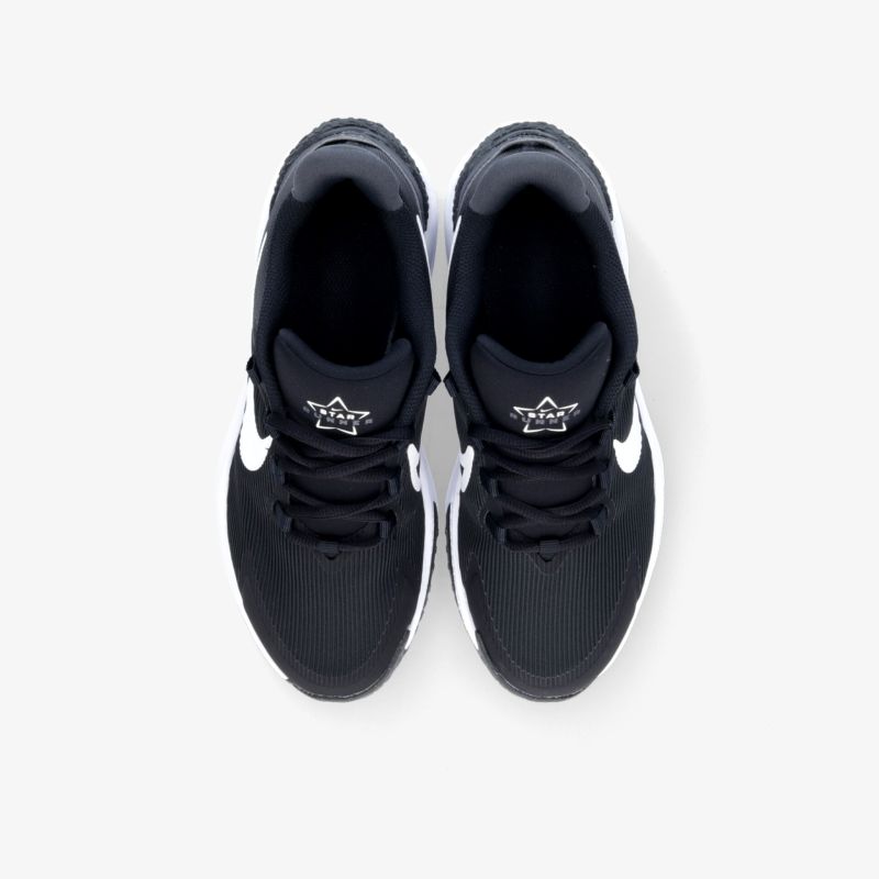 Schwarze Turnschuhe mit weißem Logo, komfortabel und modern, ideal für Alltag und sportliche Aktivitäten.