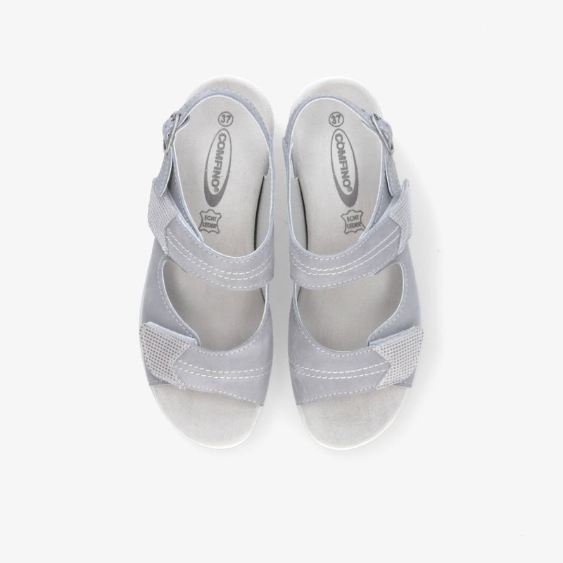 Bequeme, stilvolle Sandalen mit verstellbaren Riemen und rutschfester Sohle für optimalen Tragekomfort.