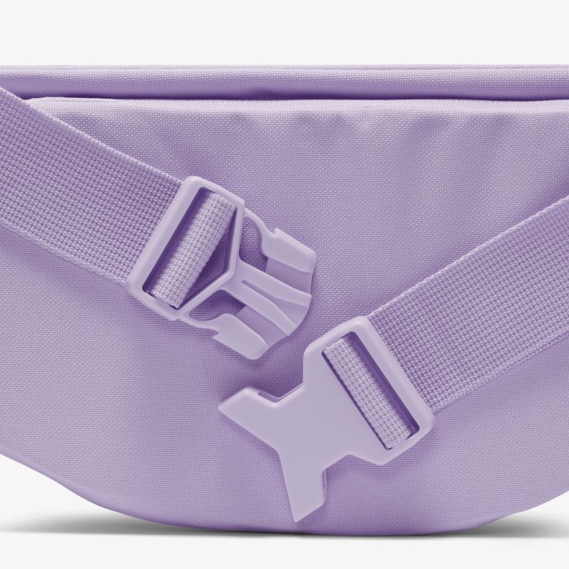 Lila Gürteltasche mit robustem, verstellbarem Gurt und moderner, sicherer Klickverschluss-Schnalle