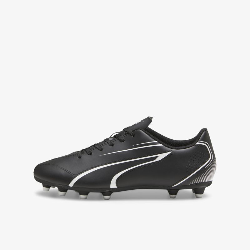 Leichter schwarzer Fußballschuh mit griffigen Nocken und strapazierfähigem Material für optimale Performance auf dem Spielfeld