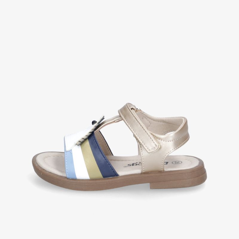 Elegante Sandale mit farbigen Streifen, bequemem Klettverschluss und robuster Sohle, seitlicher Blick.