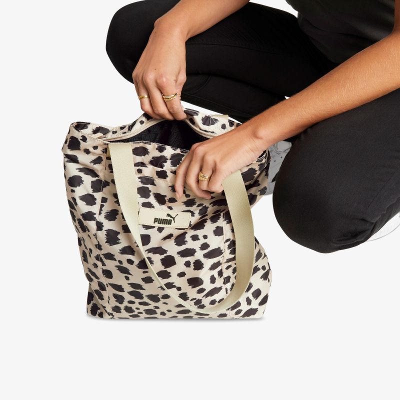 Stilvolle Tasche mit Tiermuster und praktischem Stauraum, perfekt für den Alltag geeignet.