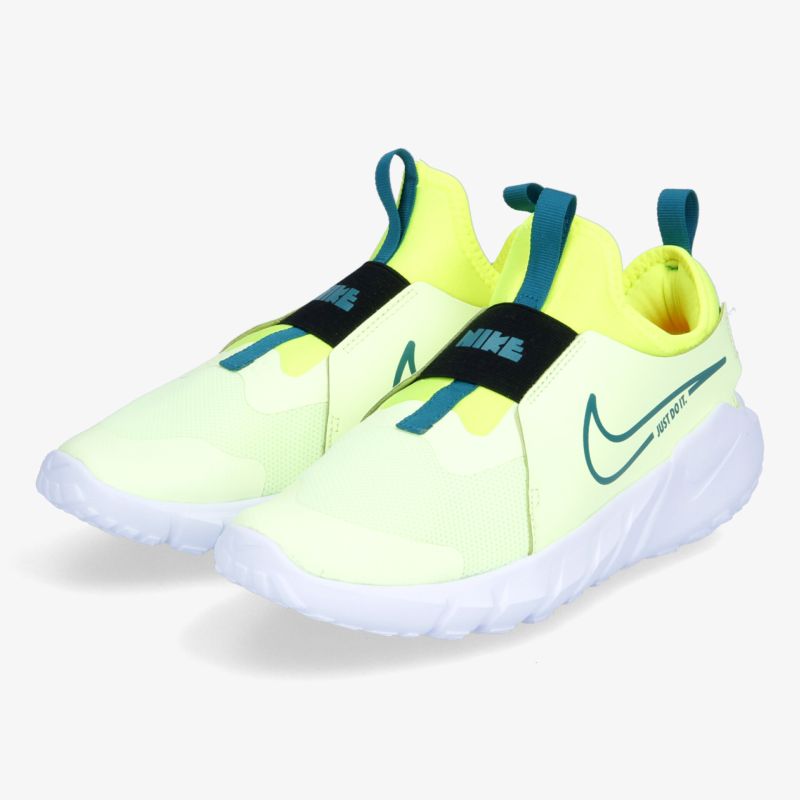 Leuchtend gelbe Sportschuhe mit elastischem Verschluss und ergonomischer Sohle für zusätzlichen Komfort.