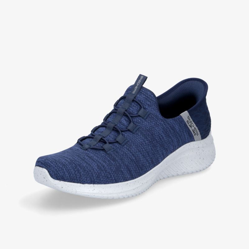Moderner blauer Sneaker mit flexibler Sohle und atmungsaktivem Material für bequemen Tragekomfort und sportlichen Stil.