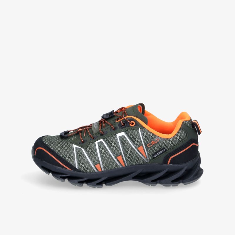 Moderner, robuster Outdoor-Schuh mit atmungsaktivem Mesh und rutschfester Sohle für maximalen Komfort.
