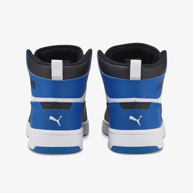 Stilvolle, bequeme blaue Sneakers von hinten mit sportlichem Design und strapazierfähiger Sohle.