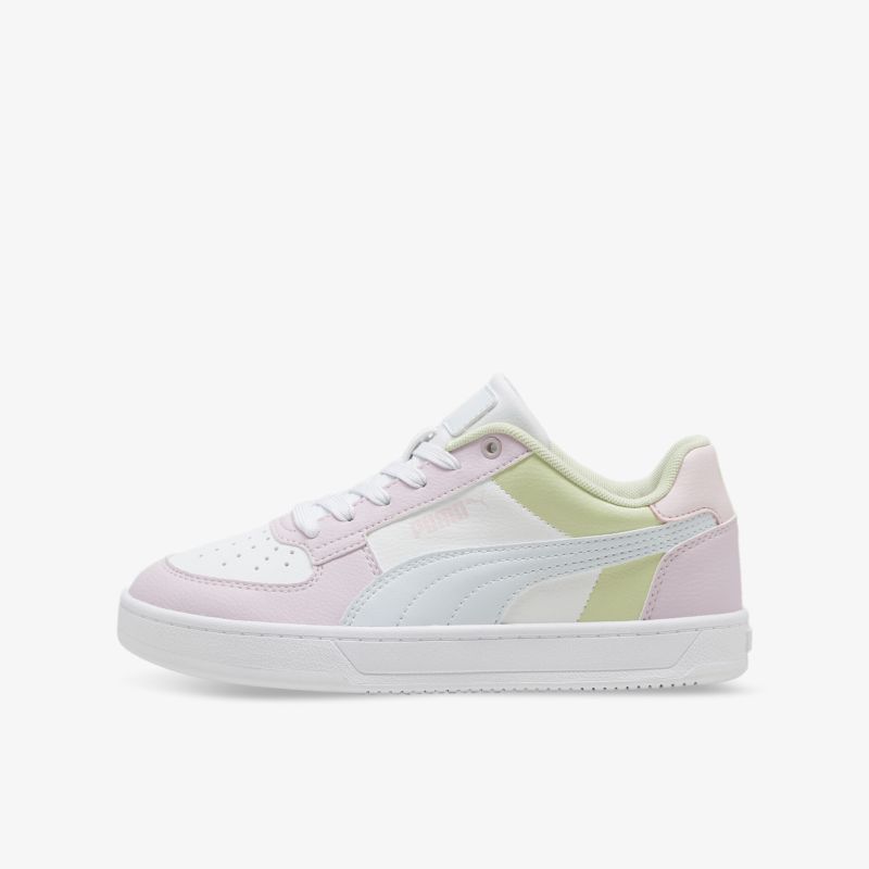 Leichter, bequemer Sneaker in Pastellfarben mit robuster Sohle und feiner Verarbeitung in klarer Seitenansicht