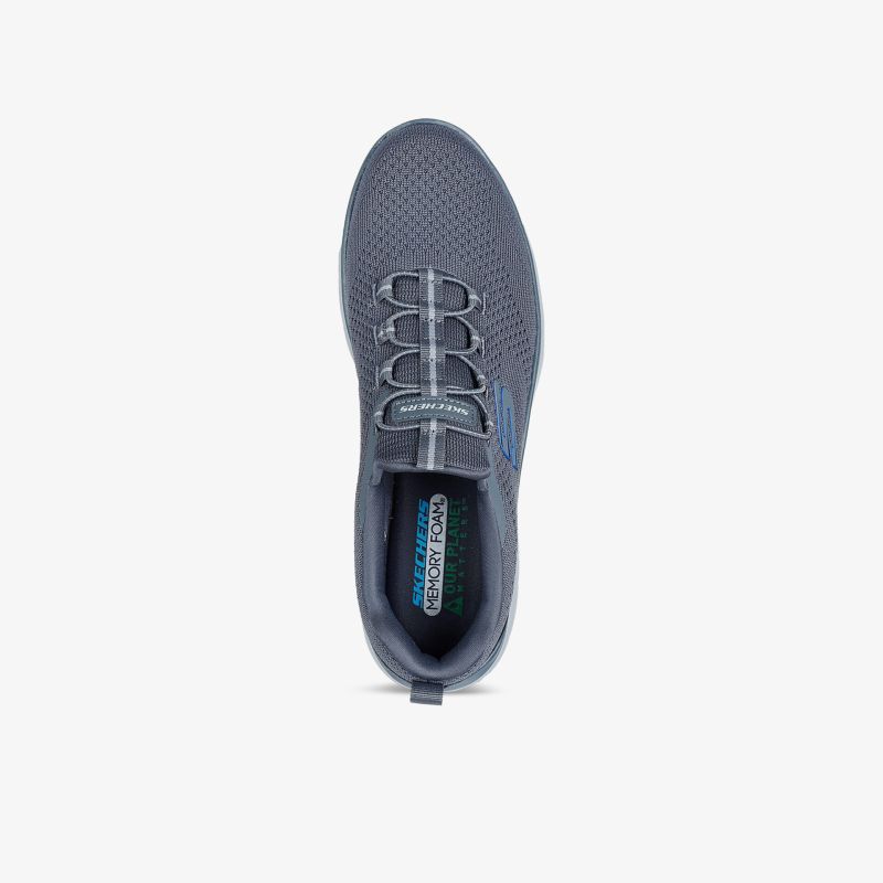 Leichter, atmungsaktiver Sport-Schuh mit schnürung und flexiblem Meshmaterial in Draufsicht