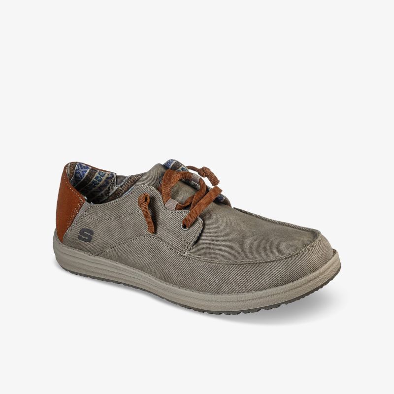 Moderner grauer Schnürschuh mit braunen Akzenten und bequemer Passform für täglichen Komfort.