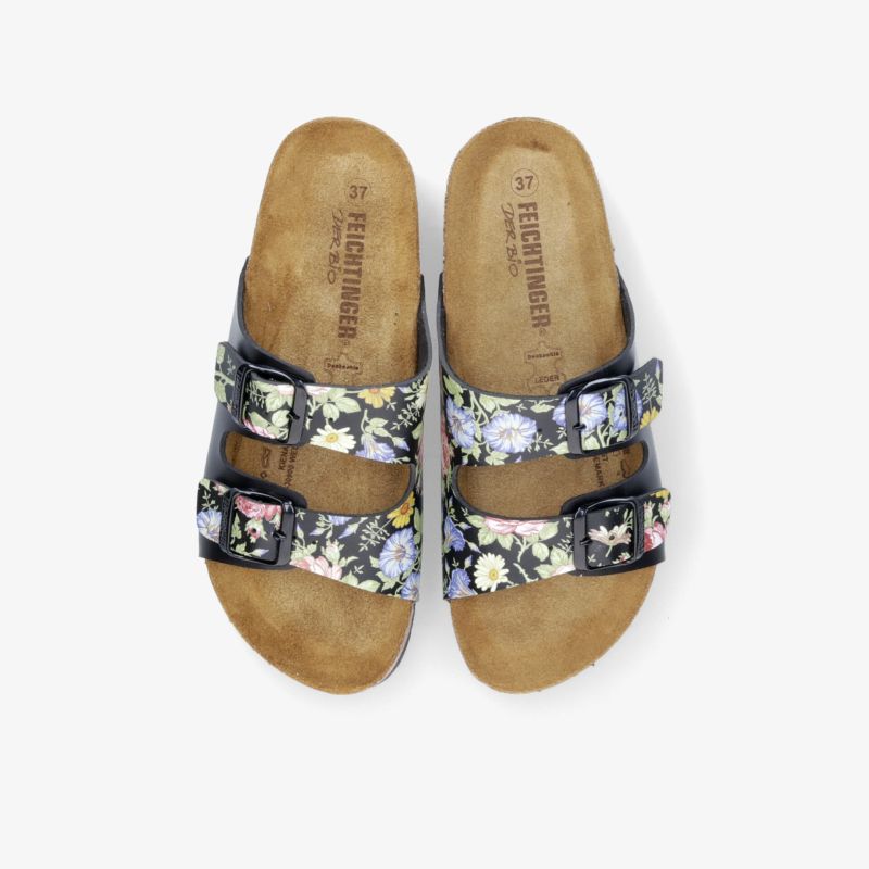 Bequeme zweiriemige Sandalen mit floralem Muster und verstellbaren Schnallen für optimalen Tragekomfort.