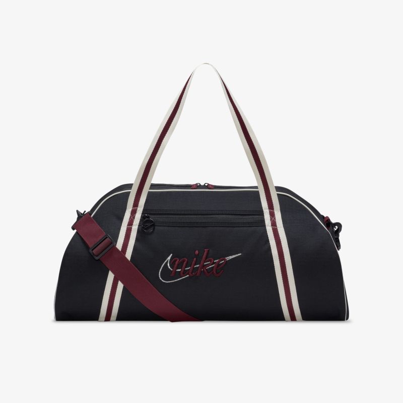 Stylische Nike Sporttasche mit markantem Design und praktischen Tragegriffen, perfekt fürs Fitnessstudio.