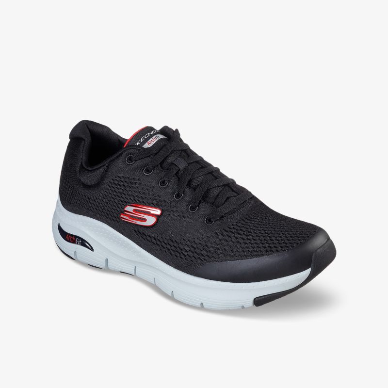 Schwarzer Sportschuh mit weißer Sohle, atmungsaktivem Material und gepolstertem Komfort für aktiven Lifestyle.