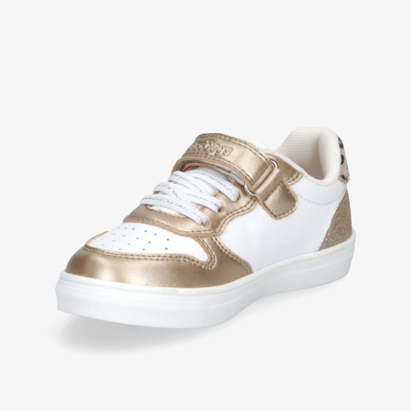 Sportlicher weißer Sneaker mit goldenen Akzenten, rutschfester Sohle und angenehmem Tragekomfort