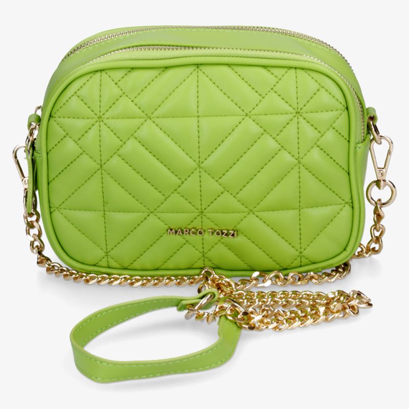 Grüne gesteppte Tasche mit goldener Kette und Reißverschluss in klarer Frontansicht kompakt und stilvoll