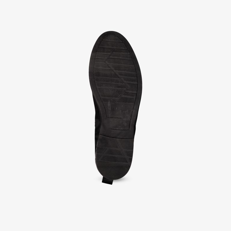 Rutschfeste unverwüstliche Sohle in elegantem Schwarz für höchsten Tragekomfort und Stil.