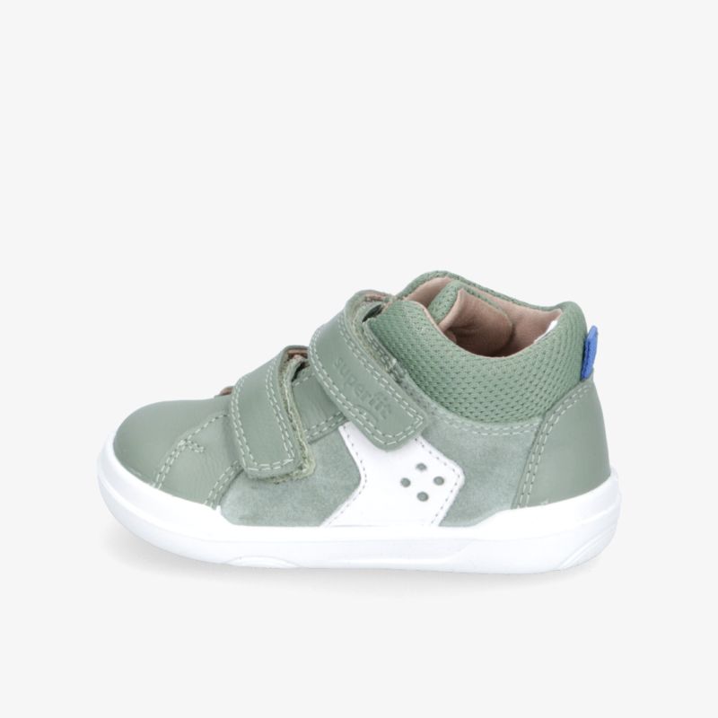 Leichter Kinderklettschuh mit atmungsaktivem Material und rutschfester Sohle für optimalen Komfort und Halt
