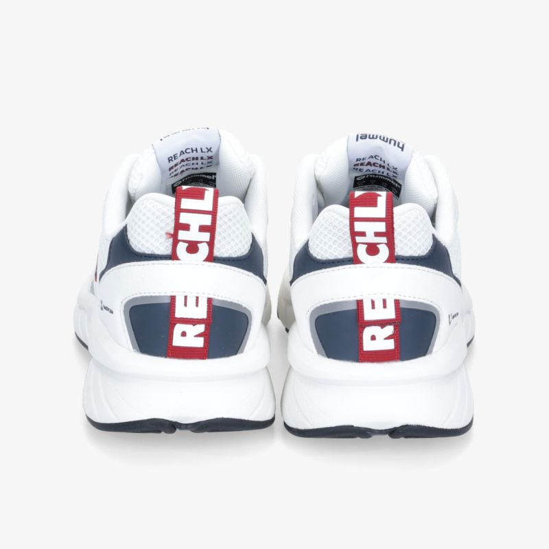 Weiße Sneakers mit markantem roten Logo, optimal für sportlichen Komfort und modernen Stil.