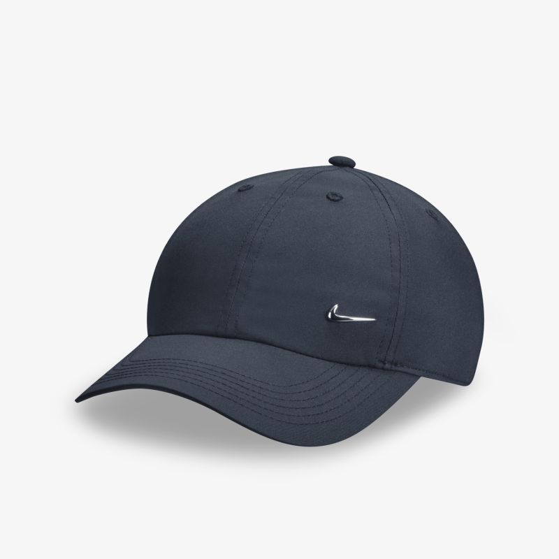 Stilvolle dunkelblaue Baseballkappe mit sportlichem Design und klassischer Passform für Freizeit und Sport.