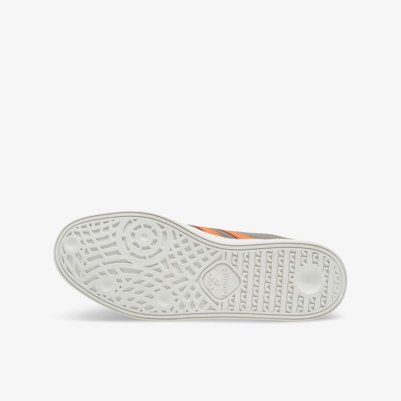 Robuste und rutschfeste Sohle für optimalen Grip und Langlebigkeit bei jedem Schritt.