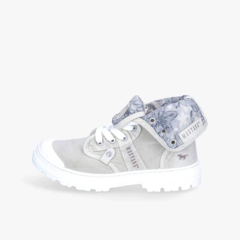 Moderner grauer Schnürschuh mit kontrastierendem weißem Akzent und coolen Stoffdetails, ideal für den Alltag.
