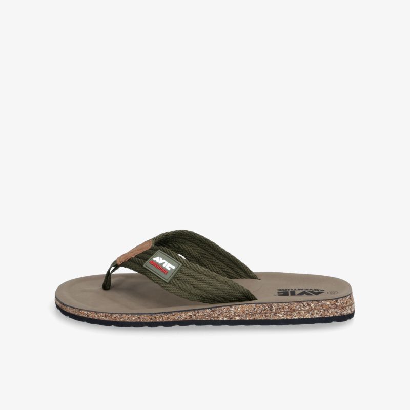 Leichter und stylischer Flip-Flop mit grünem Riemen und rutschfester Sohle für maximalen Tragekomfort.