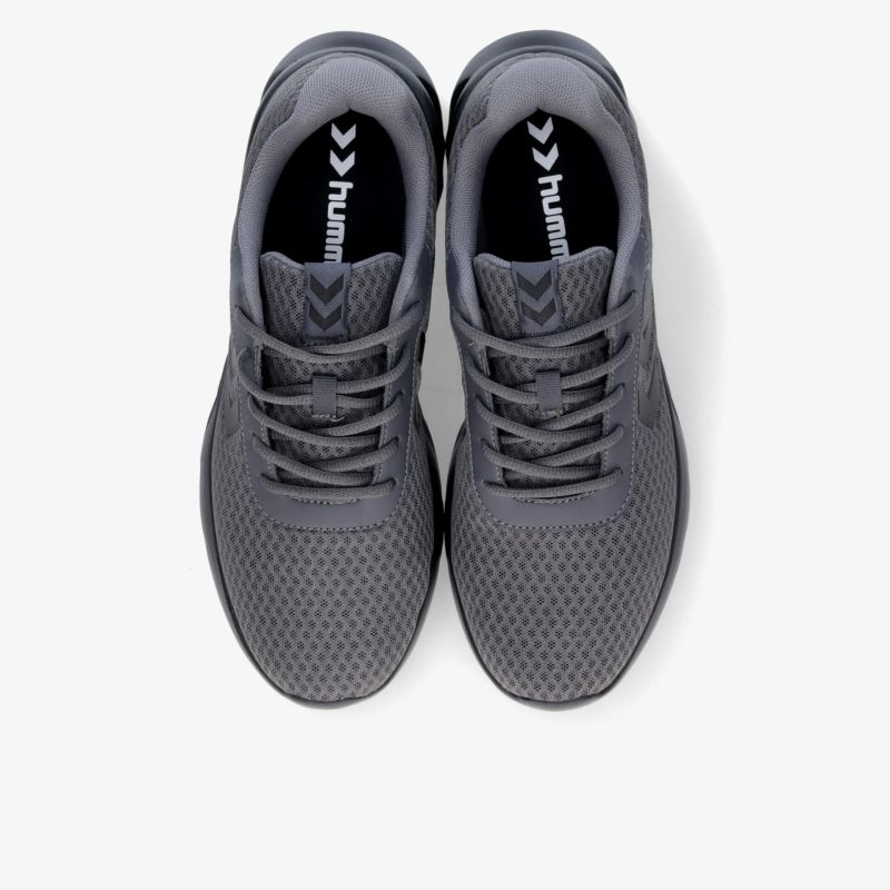 Graue Sportschuhe mit atmungsaktivem Material und gepolstertem Kragen, flexible Schnürung, rutschfeste Sohle