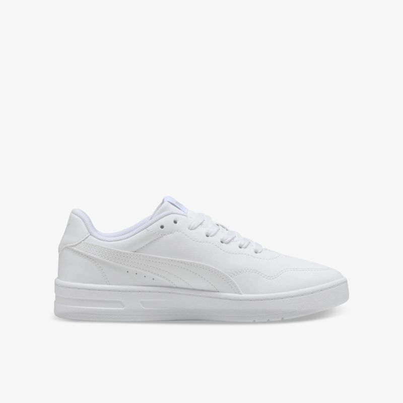 Weißer sportlicher Sneaker in klarer Seitenansicht mit bequemer Passform und modernem, schlichtem Design