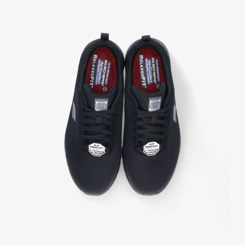 Schwarze Sneaker, modisches Design, bequeme Passform und vielseitig einsetzbar für verschiedene Anlässe.