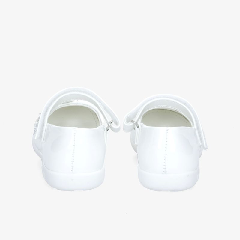 Weiße, stilvolle Sneakers von hinten mit modernem Design und hoher Komfort für vielseitige Looks.
