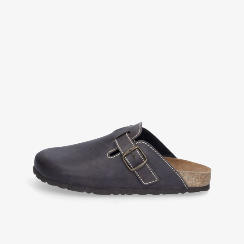 Bequemer Leder-Clog mit rutschfester Sohle und verstellbarer Schnalle für optimalen Tragekomfort.