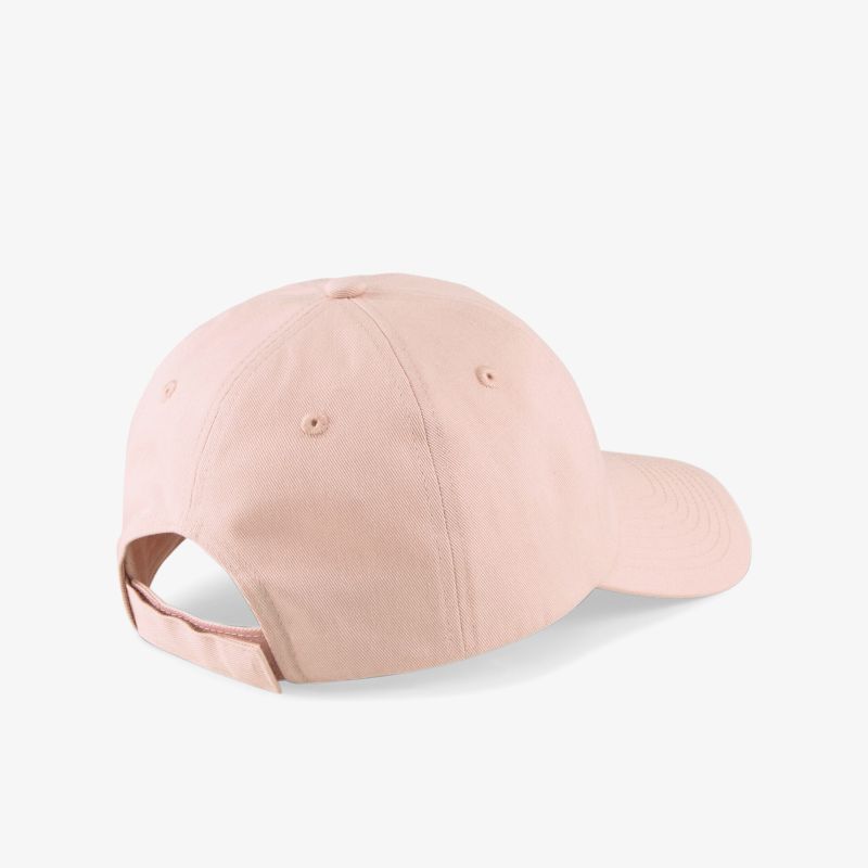 Elegante, verstellbare Baseballcap in sanftem Rosa mit komfortablem Fit für stilvolle Freizeitkleidung.
