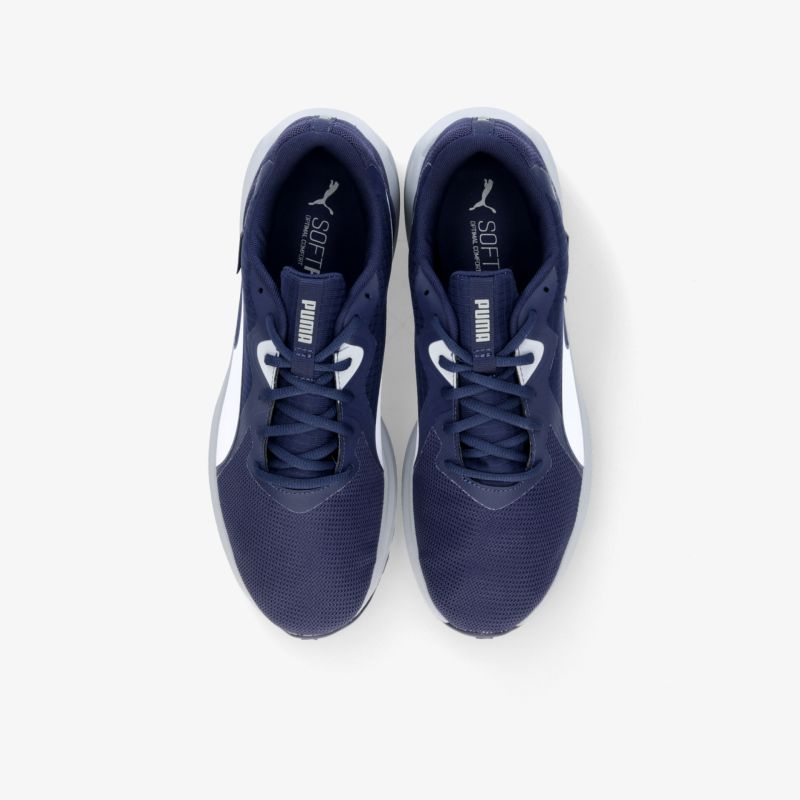 Leichte, sportliche Sneakers in klassischem Navy für optimalen Tragekomfort und Style.