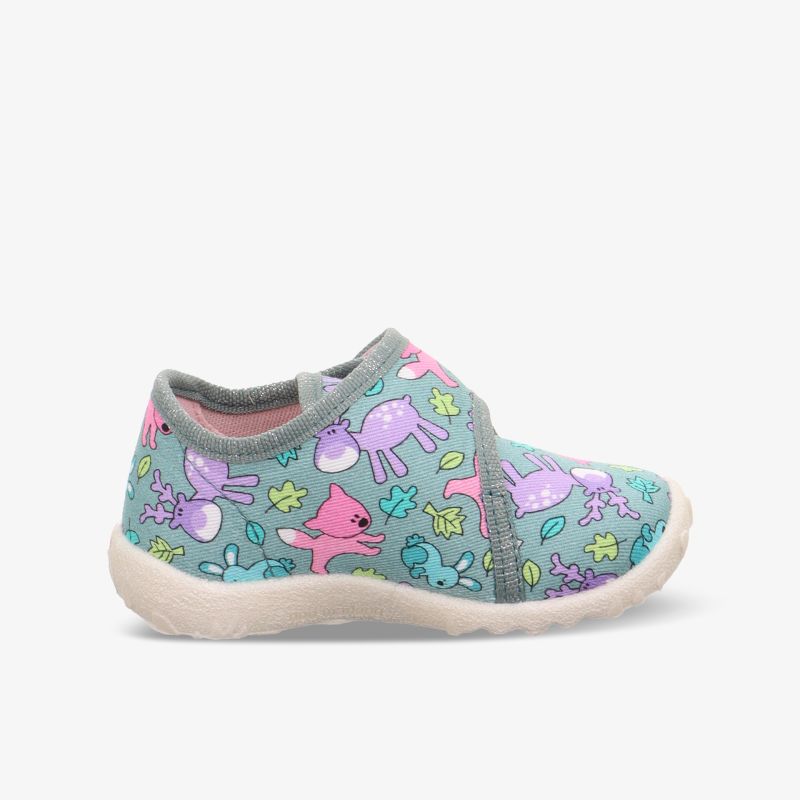 Bunter Schuh mit Tiermuster, flexibler Tragekomfort und rutschfester Sohle.