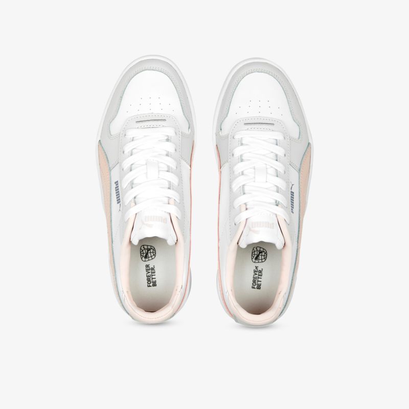 Moderner weißer Sneaker mit rosa Details und komfortabler Passform für vielseitige Styles.