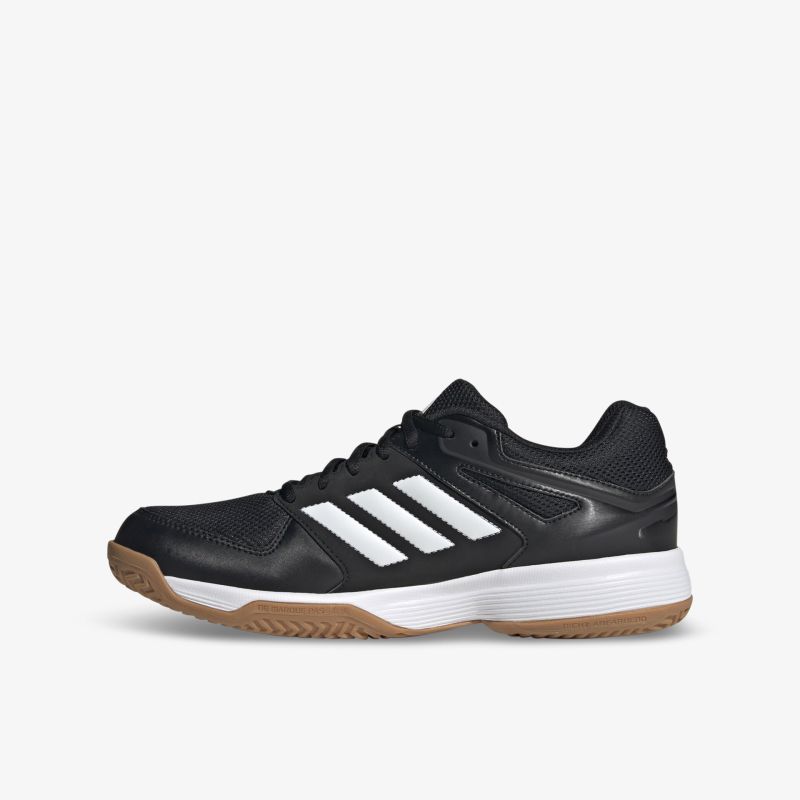 Schwarzer Sportschuh mit weißem Streifen-Design und robuster Gummisohle. Perfekt für Training und Alltag.