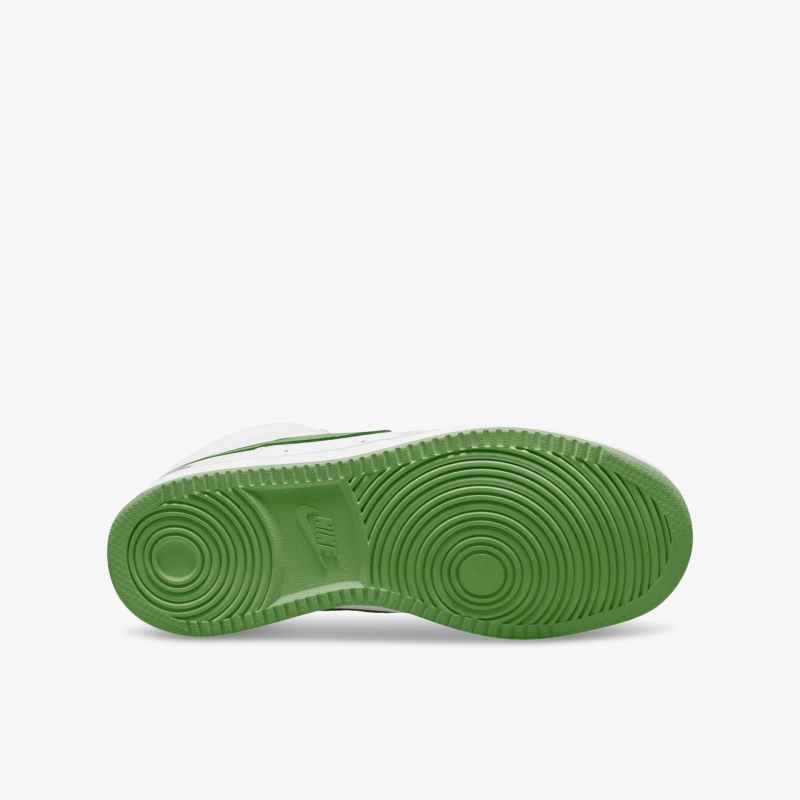 Grüne Sohle mit rutschfestem Profil für optimalen Halt und sportlichen Look.