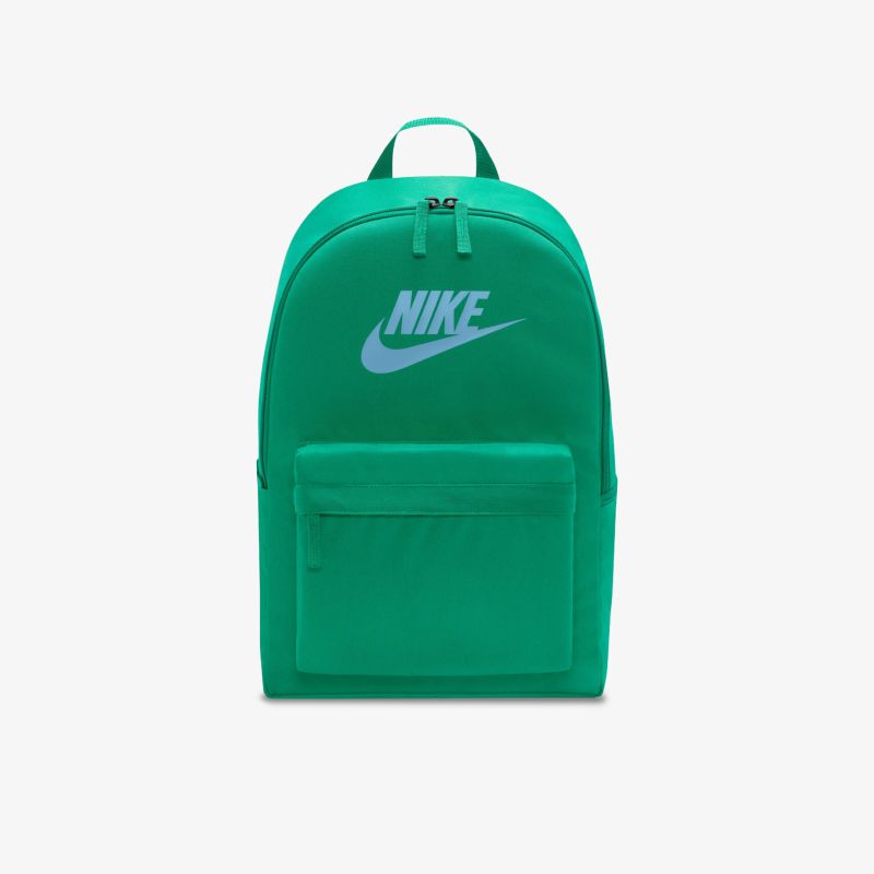 Grüner Nike Rucksack mit Logo, ideal für den Alltag. Stilvoll und geräumig für vielseitigen Einsatz.