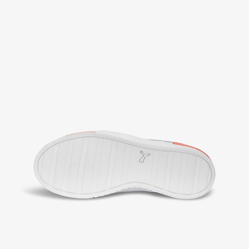 Robuste und stilvolle Schuhsohle für optimalen Halt und Tragekomfort im Alltag.