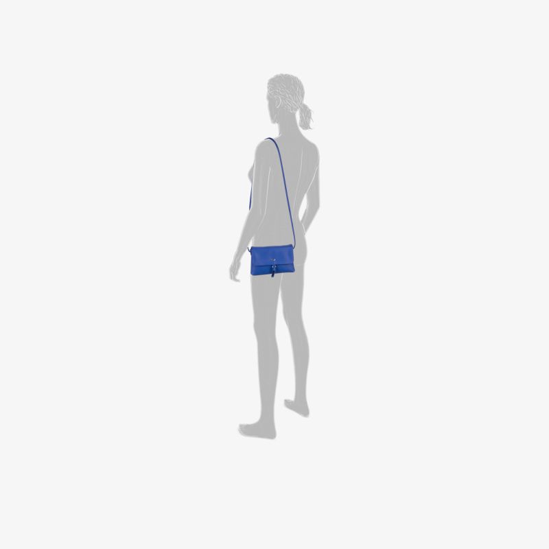 Stilvolle, kompakte blaue Umhängetasche, ideal für den täglichen Gebrauch und besondere Anlässe.
