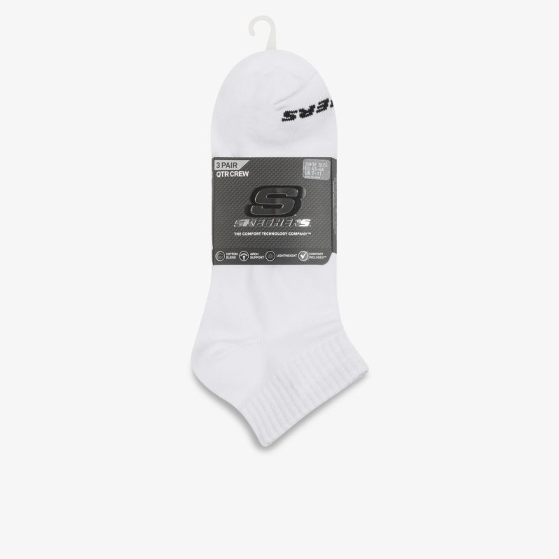 Weiße Socken aus weichem Material für hohen Tragekomfort und beste Atmungsaktivität im Alltag