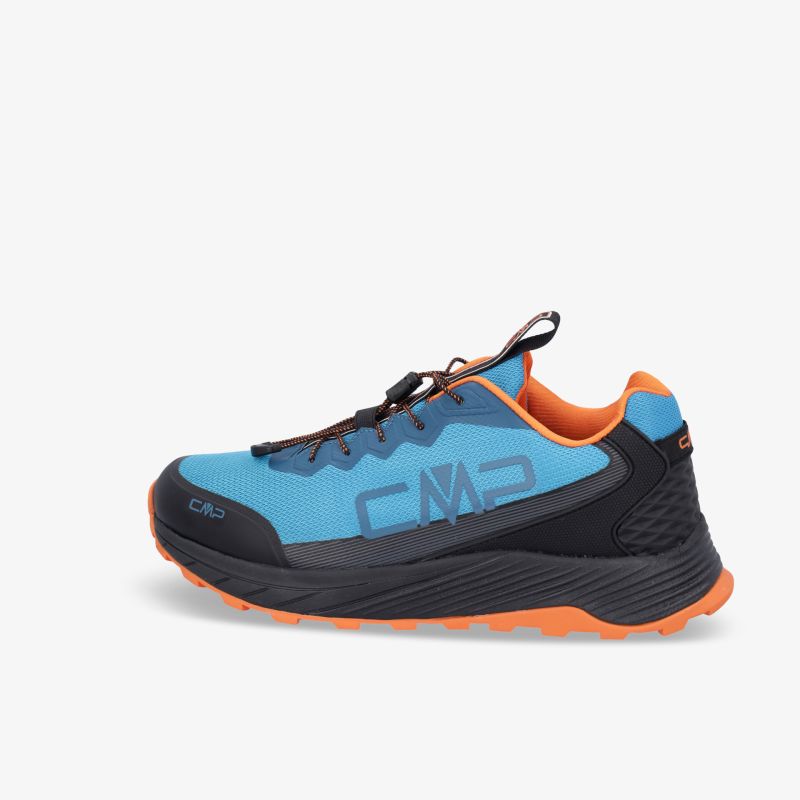 Stylischer blauer Schuh mit orangenen Akzenten und robuster Sohle für optimalen Tragekomfort und Sporteinsatz.
